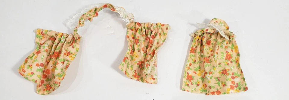 Sylvanian Families Calico Critters REPLACEMENT CURTAINS - Image 1 of 4