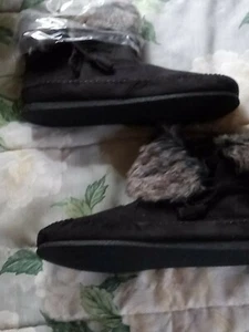 Madden Girl Low Top Boots 9 With Flax Fur nib never worn - Picture 1 of 3