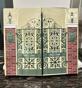 Vintage Disneyland Pin Set Haunted Mansion Pet Cemetery Tombstones LE 5000 c2000 - Picture 1 of 7