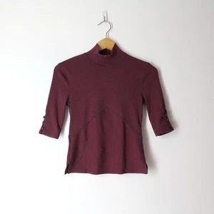 Top We The Free People a Rayas Rojo Azul Marino Cuello Simulado Botones Manga Tejido Ajustado XS - Imagen 1 de 7