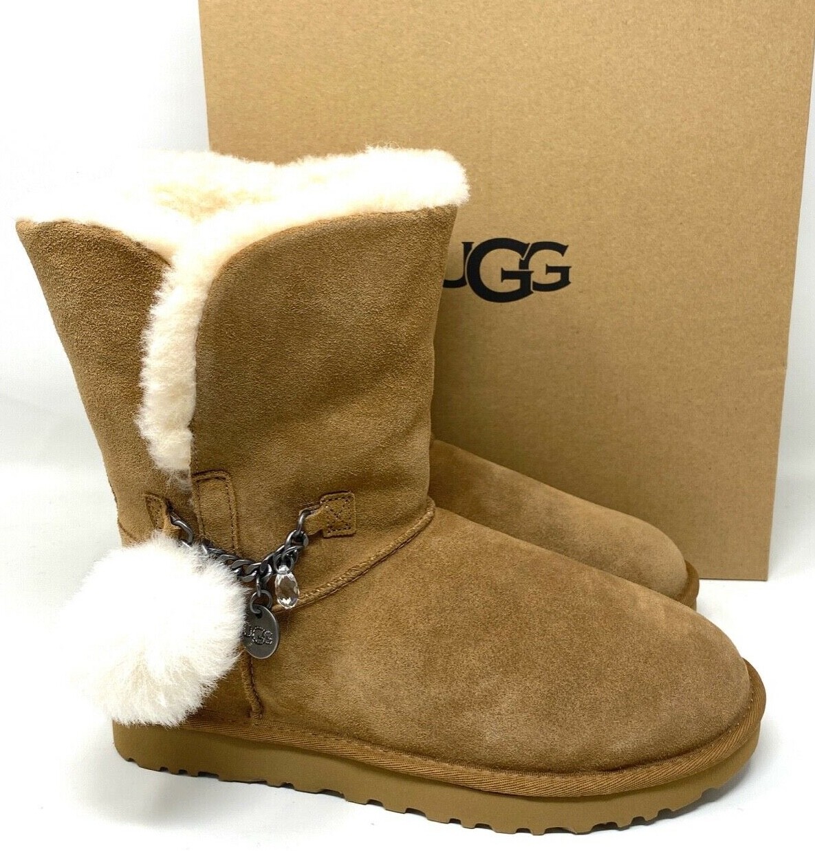 UGG CLASSIC SHORT CHARM Winter Fall 