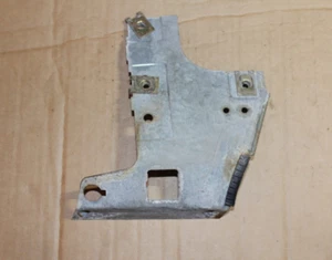 GENUINE ORIGINAL BMW E30 M3 325 324 323 320 318 316 GLOVE BOX CATCH BRACKET OEM - Picture 1 of 3