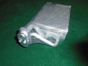 A/C Evaporator Core w/ Pressing Plate for Chrysler Town & Country Dodge Ram C/V - Picture 1 of 6