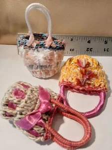 3 gehäkelte Geldbörsen für Barbie oder Modepuppen 11" bis 18" groß, hergestellt vom Verkäufer. Neu - Bild 1 von 5