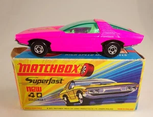 Matchbox Superfast Nº 40B Guildsmann Rosa Negro "Llamas" Pegatina en Caja - Imagen 1 de 7