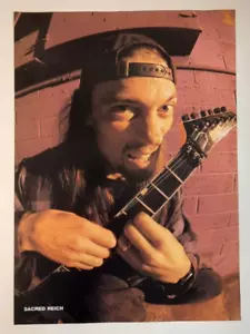 SACRED REICH ~ Gitarrist Wiley Arnett U.S. THRASH METAL oop ~ Magazinseite PINUP - Bild 1 von 1