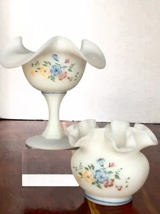 Vintage Fenton weißes Glas eine gekräuselte gekräuselte Vase & eine kleinere Fenton Schale - Bild 1 von 6