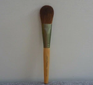 Jane Iredale Chisel Powder Brush, Full Size, Tester, Brand New! - Bild 1 von 6