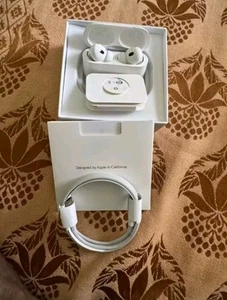 Apple AirPro2 (2generazione) con custodia di ricarica MagSafe (USB-C) - Zdjęcie 1 z 3