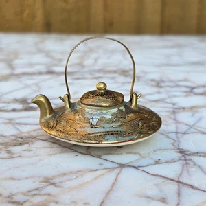 Japanese Antique Satsuma pottery Miniature Sake Pot Teapot Signed KIKKOEN superb - Picture 1 of 13