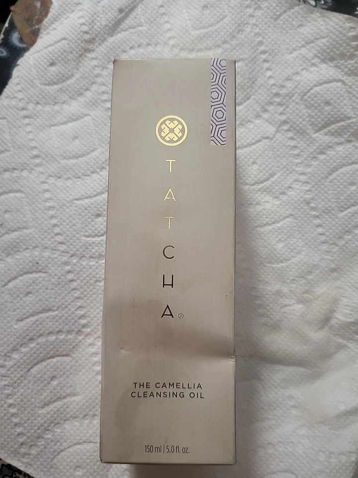 Очищающее масло камелии Tatcha: средство для снятия макияжа 2 в 1 и очищающее средство для лица (5,0 жидких унций) - Изображение 1 из 1