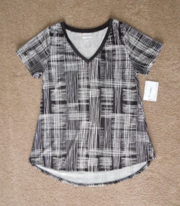 LuLaRoe Christy T Size Medium ~ Incredible Black & White Plaid like Design Shirt - Picture 1 of 2