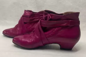 Bettini Ankle Bootie Size 8 Fuchsia - Picture 1 of 10