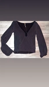 Free People Size Small Long Sleeved Blouse Vneck Soft Dressy *spot - Picture 1 of 7