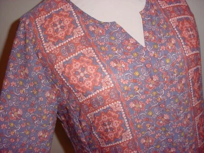 Violet And Claire Blouse Top Size Medium Long Sleeve Floral - Image 1 of 4