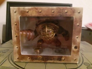 Big Daddy Bioshock Vinyl Figure Take-Two 2 Loote crate Exclusive 2017 with Patch - Picture 1 of 4