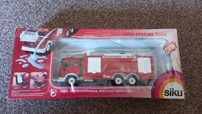 Siku 1/55 Scale 3880 Mercedes-Benz Water Canon Fire Department Truck - Image 1 of 4