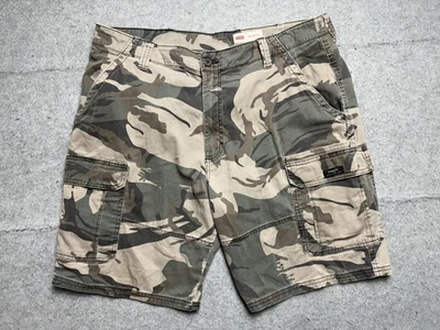Wrangler Shorts Mens 38 Green Camouflage Relaxed Fit Cargo Pockets Cotton Blend - Image 1 of 4