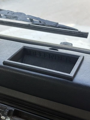 Land Rover Defender Td5 Portaoggetti - Scomparto spazio al posto del posacenere - Image 1 of 4