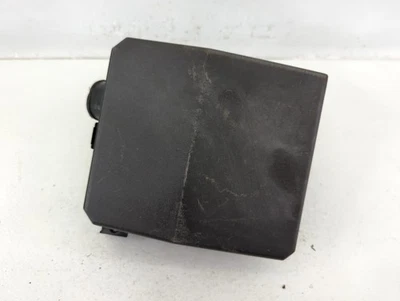 Módulo de relé de caja de fusibles deportiva Mitsubishi Outlander 2012-2017 LV775 Foto 1 de 4