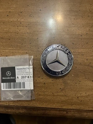PARA MERCEDES BENZ CLK CLS E ML GL CAPÓ DELANTERO INSIGNIA NEGRO EMBLEMA A2078170316 Foto 1 de 4
