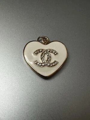 chanel vintage Heart Charm White and gold - Image 1 of 4