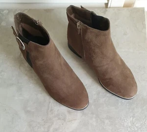 Botas al tobillo Primark Marrón Verdoso Talla 4 EUR 37 Gamuza Look Nunca Usadas - Imagen 1 de 6