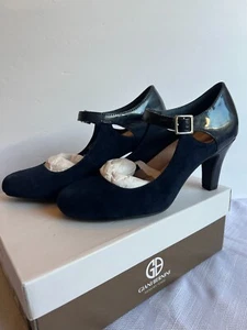 NWB GIANI BERNINI MEMORY FOAM WOMEN SHOES VELMAHL NAVY SIZE 7W - Picture 1 of 9