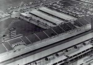 1963 UPI Wire Photo aerial garage & pit area Indianapolis Speedway 500 race - Picture 1 of 2