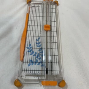 Fiskars Craft Supplies: Paper Cutter, Paper Trimmer for Crafts, Photos, & Paper - Picture 1 of 9