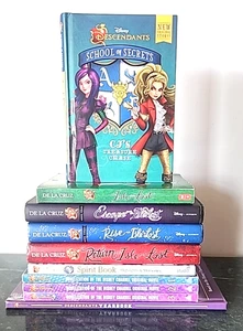 Lot 10 Disney DESCENDANTS Book Series 1-4 by Melissa De La Cruz + 6 Extra - Picture 1 of 4