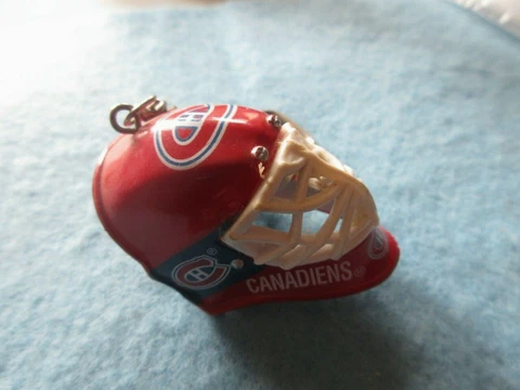 NHL Montreal Canadiens Hockey Goalie Mask Helmet Keychain Cover