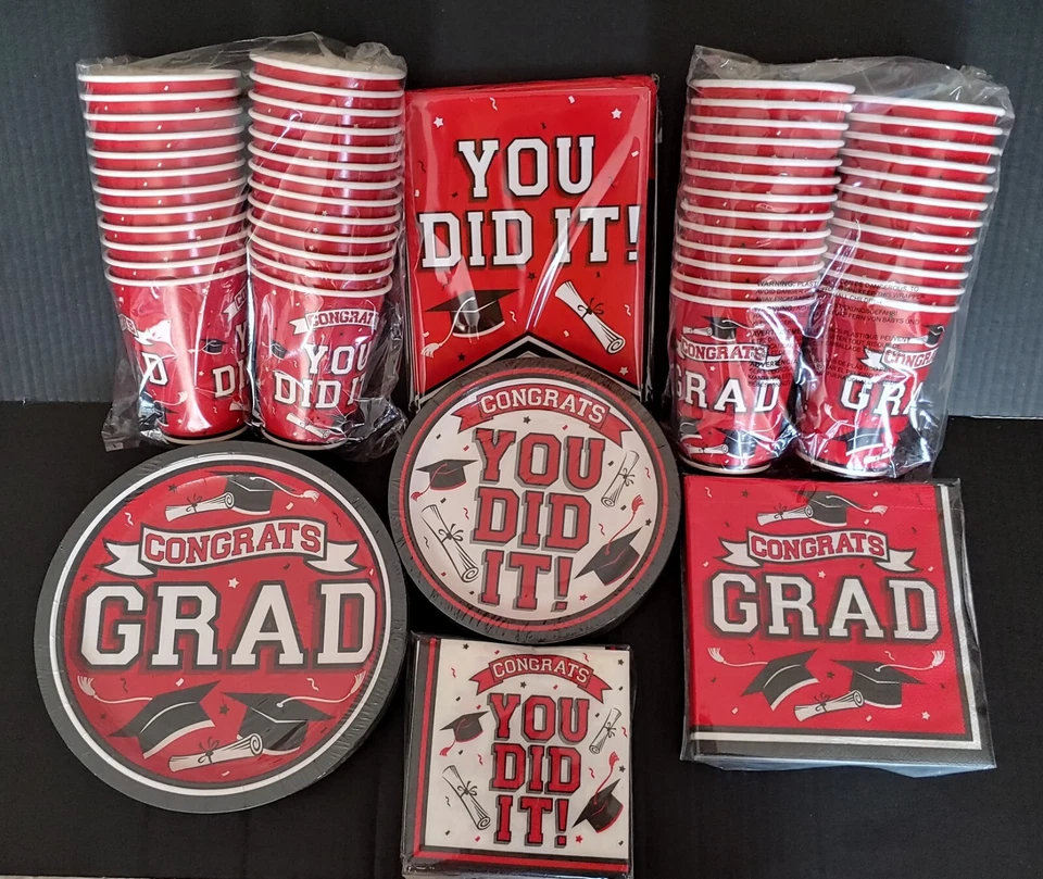GRATIS 2024 Rojo Graduación Fiesta Servilletas Platos Tazas Decoración 50 Invitados 251 Nuevo Foto 1 de 2