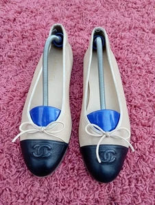 Chanel Lambskin Leather Ballet Flats Two Tone Beige Black CC Tan Size 38.5 - Picture 1 of 13