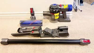 Dyson V8 Animal Cordless Handheld Vacuum Cleaner With New Battery Black Wand - Image 1 of 4