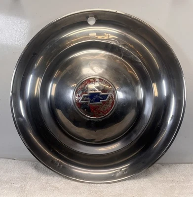 Single 1947 - 1948 Chevrolet 16” Accessory Hubcap Wheel Covers RARE!! - Image 1 of 4
