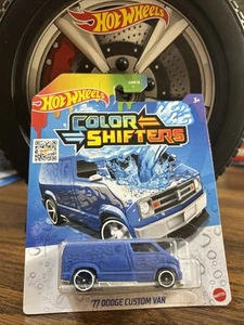 Dodge Custom Van 2022 Hot Wheels '77 - azul - cambios de color - TH - Imagen 1 de 1