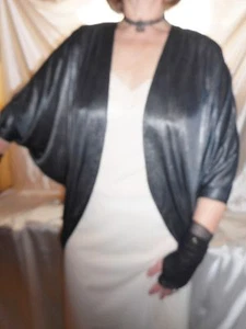 Cocoon Wrap Shrug Setoso Scivoloso Satinato Nero Argento Grigio Piccolo Venditore USA - Foto 1 di 4