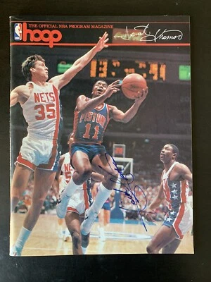 Programa de revistas NBA HOOP 1986 Detroit Pistons Isiah Thomas autografiado Foto 1 de 4