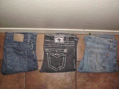 WOMEN'S JUNIORS JEANS SZ. 5 MISS CHIC BLACK DOLLHOUSE & ROXY BLUE JEANS USED - Image 1 of 4