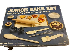 Vintage Junior Bake Set Real Tools Young Cooks 21 Pcs Cookie Cutters 013-005 - Picture 1 of 12