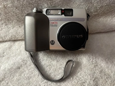 Olympus Digital Camera Camedia C-3020 Zoom 3.2MP Silver - Powers On-Untested - Image 1 of 4