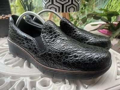 RIEKER ANTISTRESS BLACK CROC EFFECT REAL LEATHER SLIP ON SHOES. SIZE UK 6 (39). - Image 1 of 4