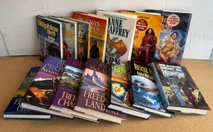 Lot of 14 ANNE McCaffrey Hard Cover Novels Books - Foto 1 di 5