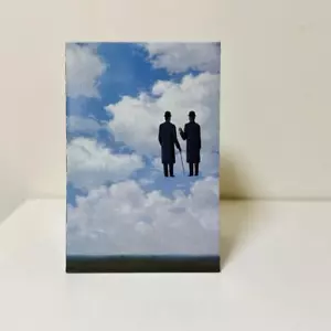 Neu im Karton * BE@RBRICK Rene Magritte 1963 / Das Schloss der Pyrenäen " 100% & 400% - Bild 1 von 4