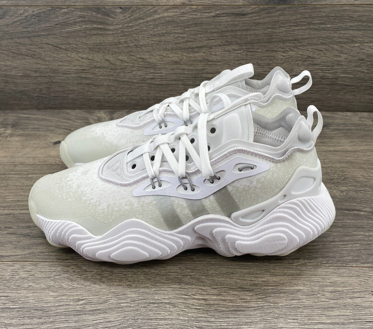 adidas Trae Young 3 White Silver Metallic for Sale adidas Trae Young 3 White Silver Metallic for Sale
