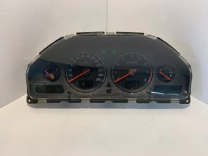 VOLVO V70 2.5TDI MANUAL INSTRUMENT CLUSTER 9459821 - Bild 1 von 10