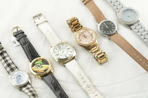 Junk Drawer Vintage Quartz Watch Lot - Picture 1 of 6