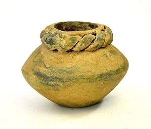 Clay Pottery Mexico Vase, Small, Beige & Green color-6.25H x 4D - Picture 1 of 3