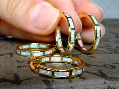 Opal Creolen Feueropal Huggies Opal Hoops Gold Edelstahl beideseitig Reifen Neu - Bild 1 von 4